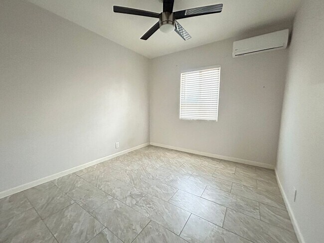 Foto del edificio - 19790 Cooper Rd