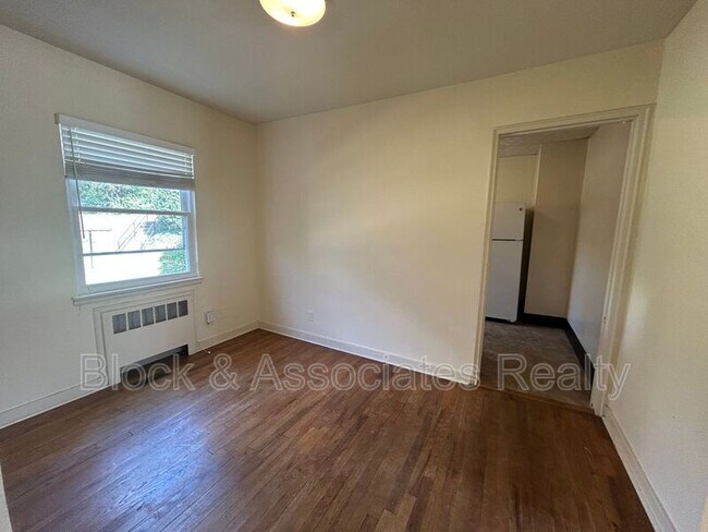 Foto del edificio - 2509 Miller Park Cir