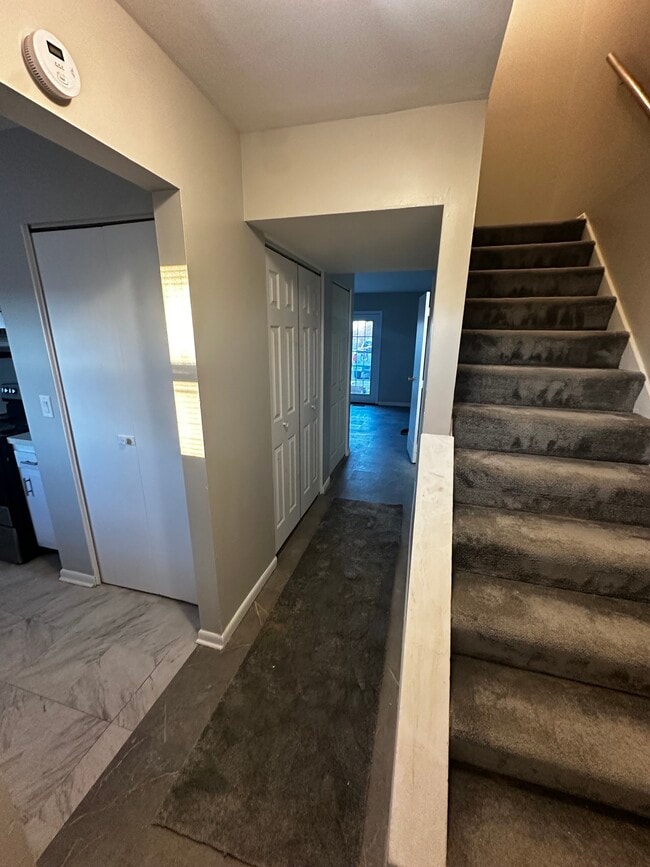 Building Photo - 6846 Emerald Ave