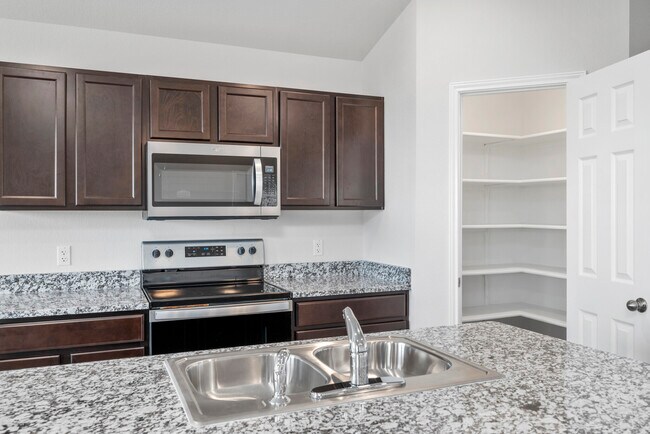 Building Photo - 1306 Eaton Dr