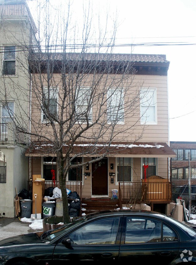 Foto principal - 1661 Hunt Ave
