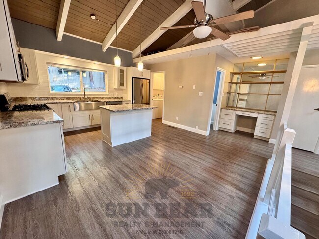 Foto del edificio - 3 Bedroom!  Dog Friendly!