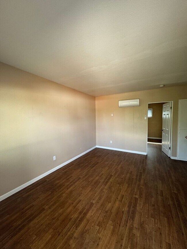 Foto del edificio - 4302 E Bellevue St