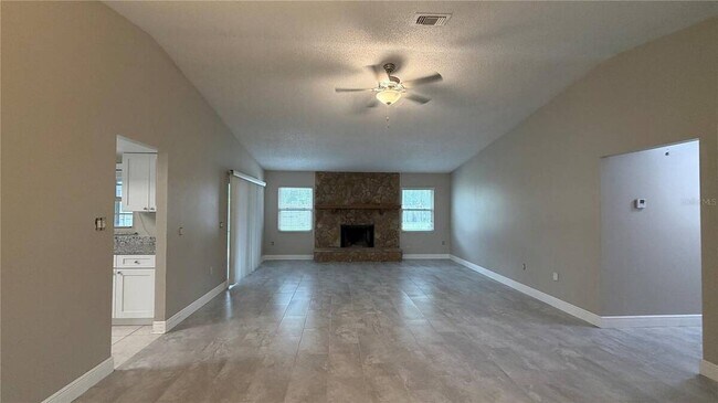 Foto del edificio - 6434 Rockingtree Ln
