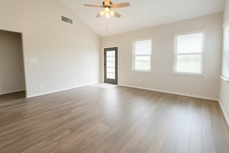 Building Photo - 4406 Park Trail Ln