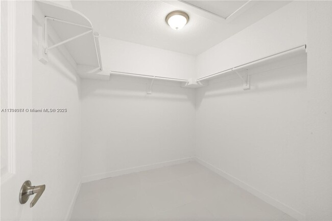 Foto del edificio - 2243 NW 50th St