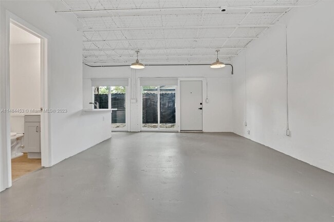 Foto del edificio - 38 NW 53rd St