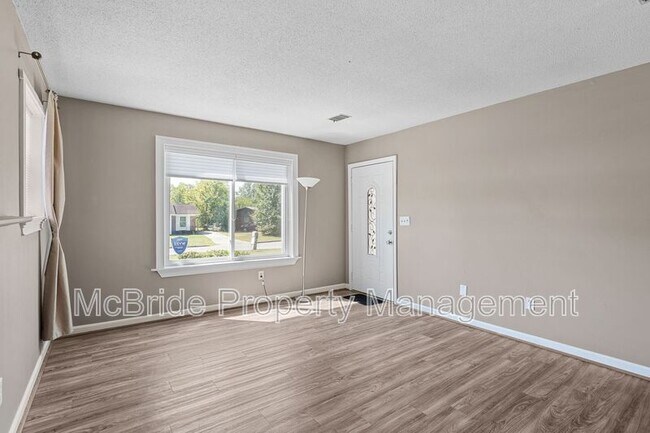 Foto del edificio - 3615 Goldfinch Dr