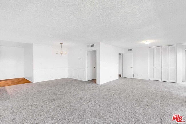 Foto del edificio - 825 S Gretna Green Way