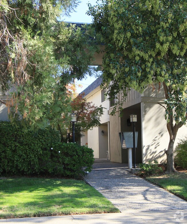 Foto del edificio - 207 Sharon Way