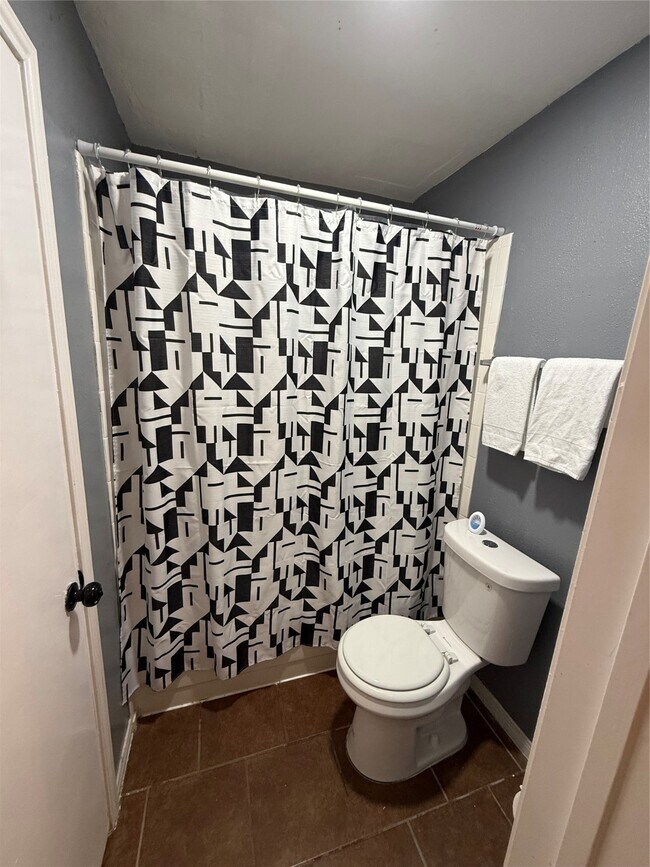 Building Photo - 12500 Sandpiper Dr