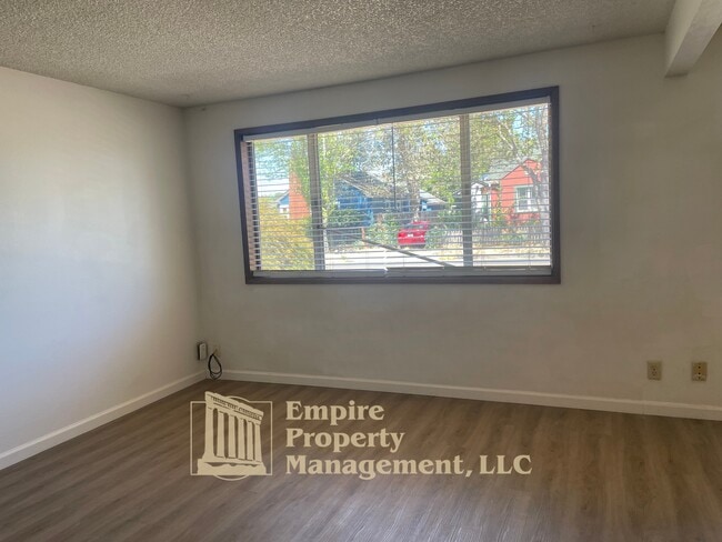Building Photo - 1287 W 12th Ave