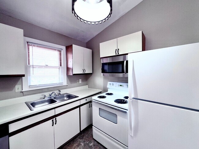 Foto del edificio - 3 bedroom house located near UNCG!