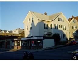 Building Photo - 502 S Main St