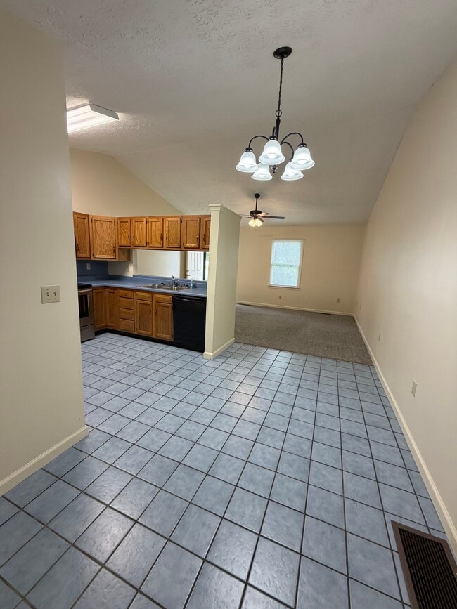 Building Photo - 138 Cypress Dr