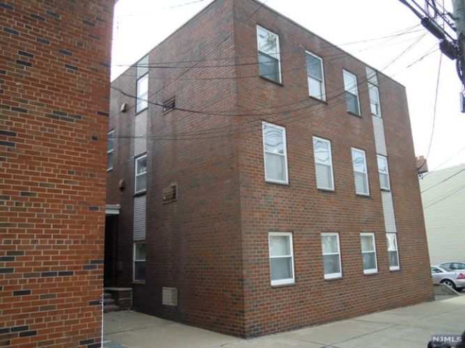 Primary Photo - 238 Palisade Ave