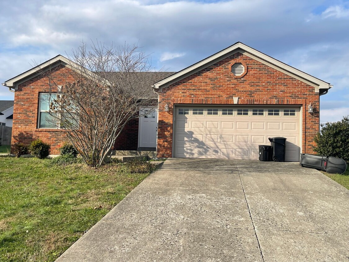 Primary Photo - Beautiful renovated home