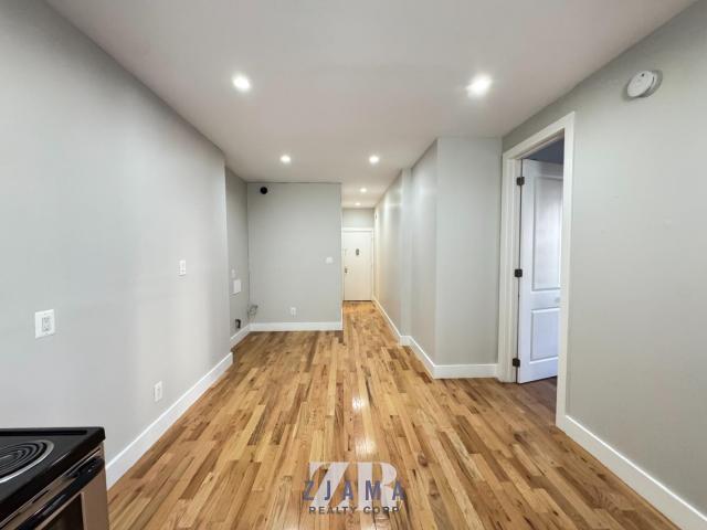 Foto del edificio - 2 bedroom in BROOKLYN NY 11213