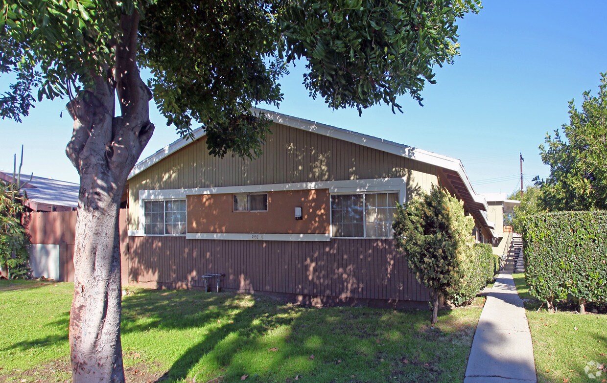 Primary Photo - 4552 Canoga St