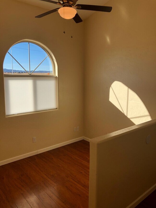 Building Photo - Sunny Three Bedroom in North Prescott Valley