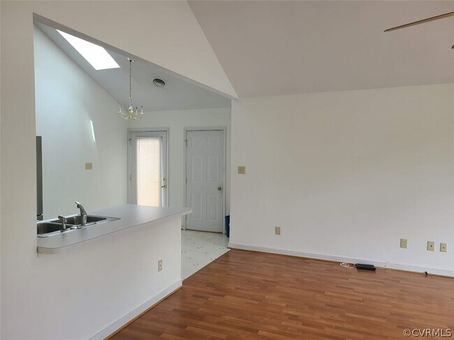 Foto del edificio - 9502 Country Way Rd