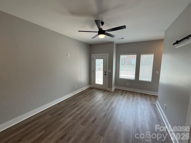 Foto del edificio - 523 Dellwood Dr