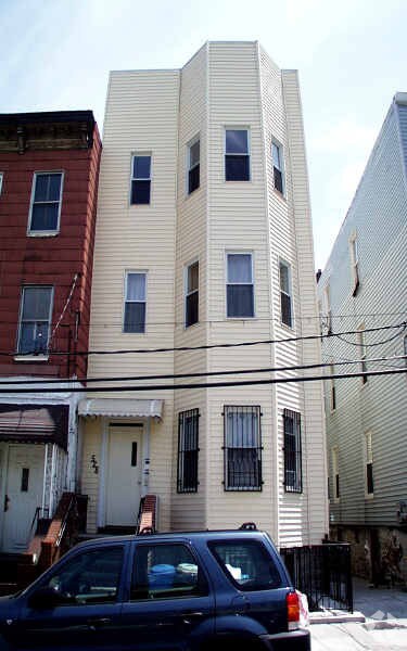 Primary Photo - 528 Timpson Pl