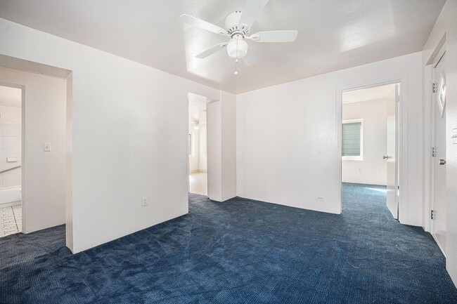 Building Photo - Fantastic House In Desirable Englewood Nei...