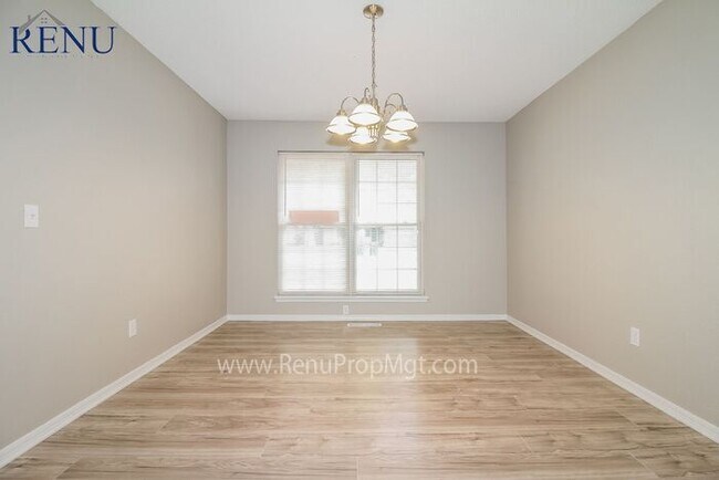 Foto del edificio - Available Now! 3 Beds & 2 Baths!