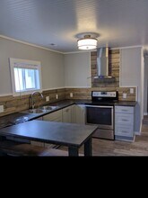 Building Photo - 9 Heatherly Dr