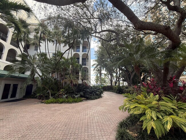 Foto del edificio - 1050 Seminole Dr