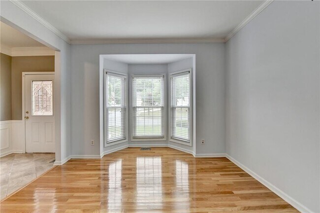 Building Photo - 2455 Kirkstone Dr