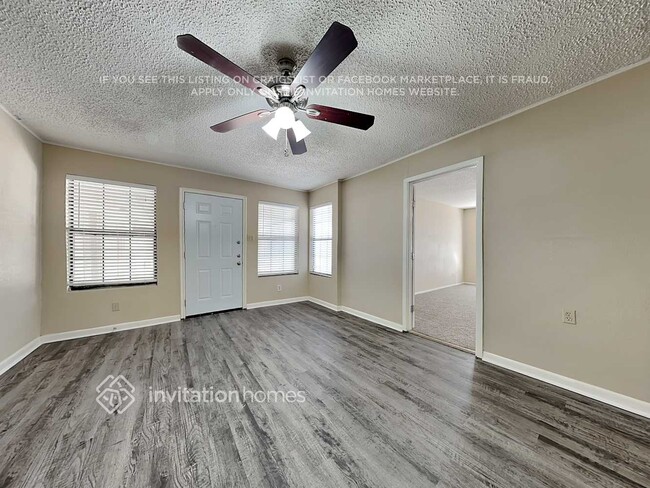 Foto del edificio - 4613 Bayberry Ln