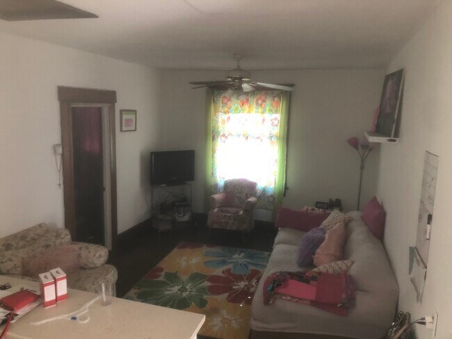 Foto del edificio - 539 E Pine St