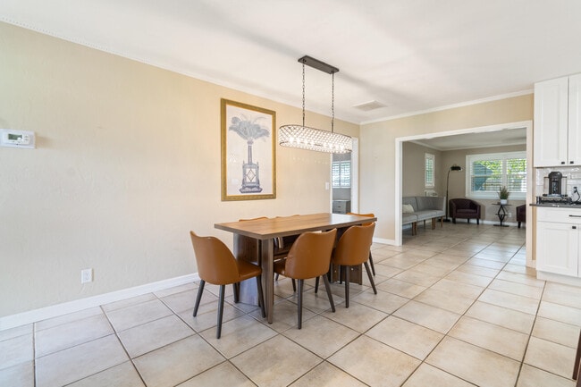 Building Photo - 2258 Palmetto Rd