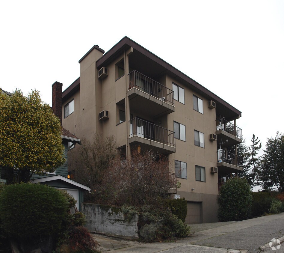 Building Photo - 7201 6th Ave NE