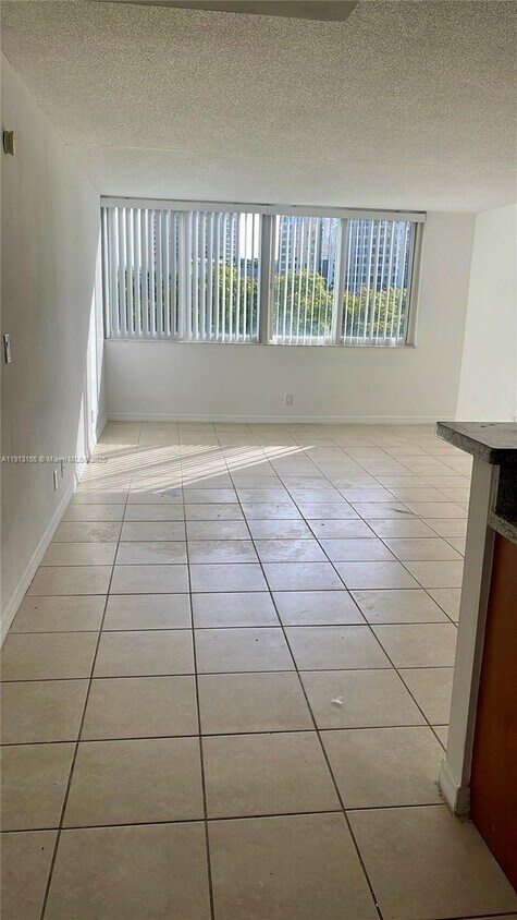 Foto principal - 9143 SW 77th Ave