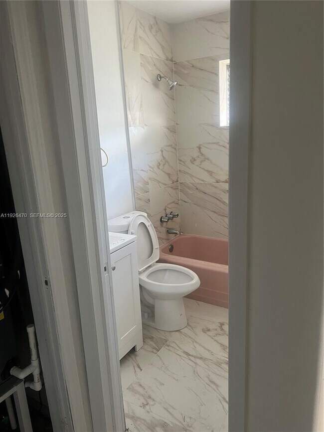 Foto del edificio - 3921 SW 59th Ave