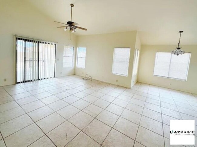 Building Photo - very affordable