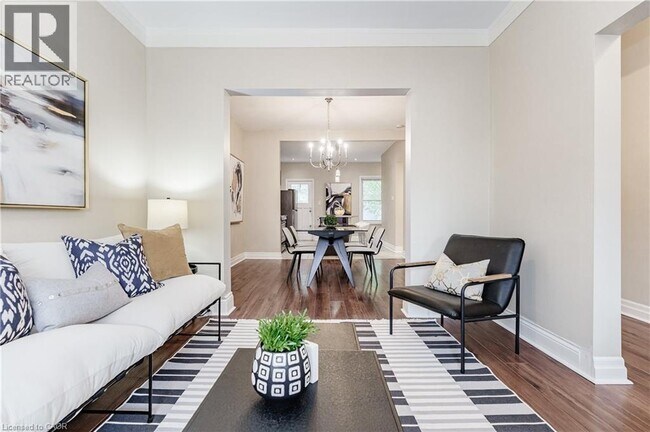 Photo du bâtiment - 20 Burlington St E