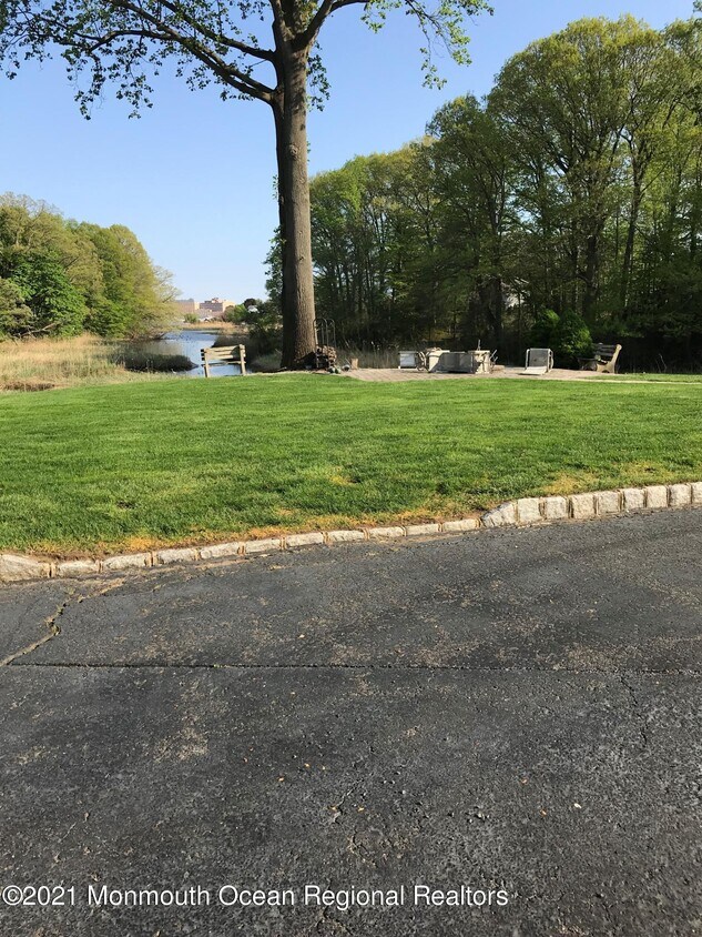 Primary Photo - 368 Navesink River Rd