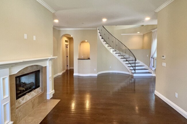 Building Photo - 3844 Tilden Ave