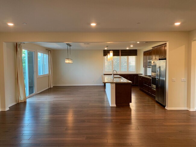 Building Photo - Former Model Home for Rent 4 bed downstair...
