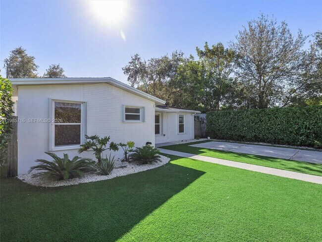 Building Photo - 340 NW 45th St