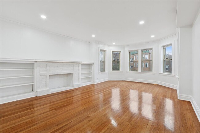 Foto del edificio - 5412 N Kimball Ave