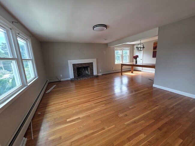 Foto del edificio - 28 Maplewood St