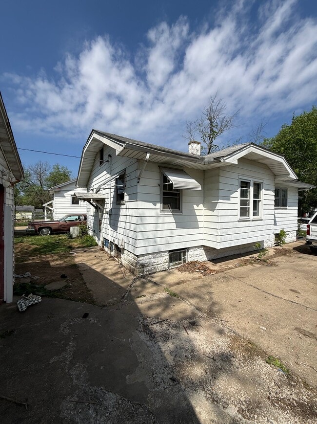 Foto del edificio - 1455 E Whitmer St