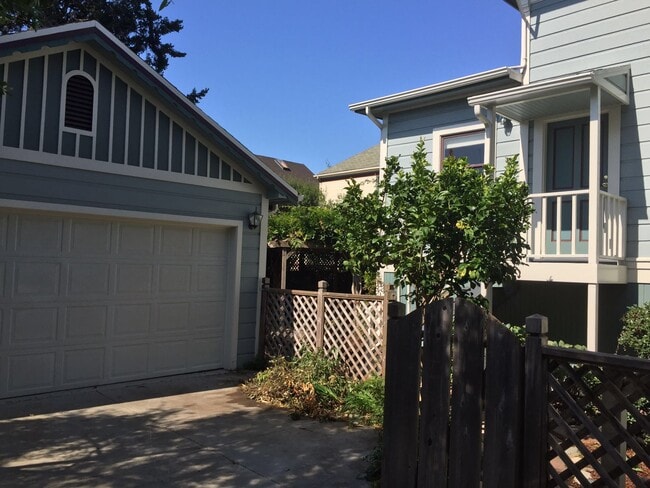 Building Photo - 2232 Clinton Avenue