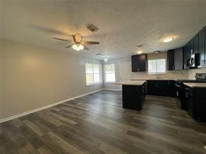 Building Photo - 15631 Pilgrim Hall Dr