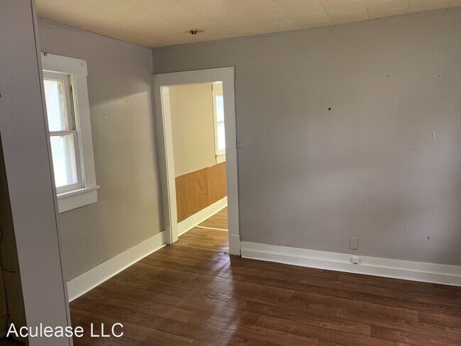 Foto del edificio - 1 br, 1 bath House - 609 W 4th